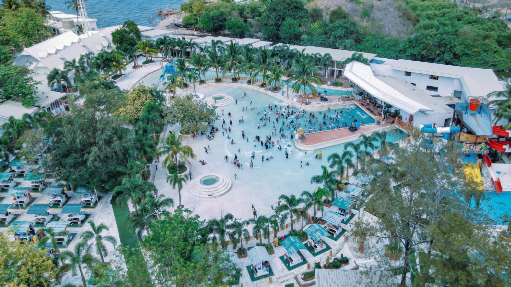 Villa Excellance Beach & Wave Pool Resort